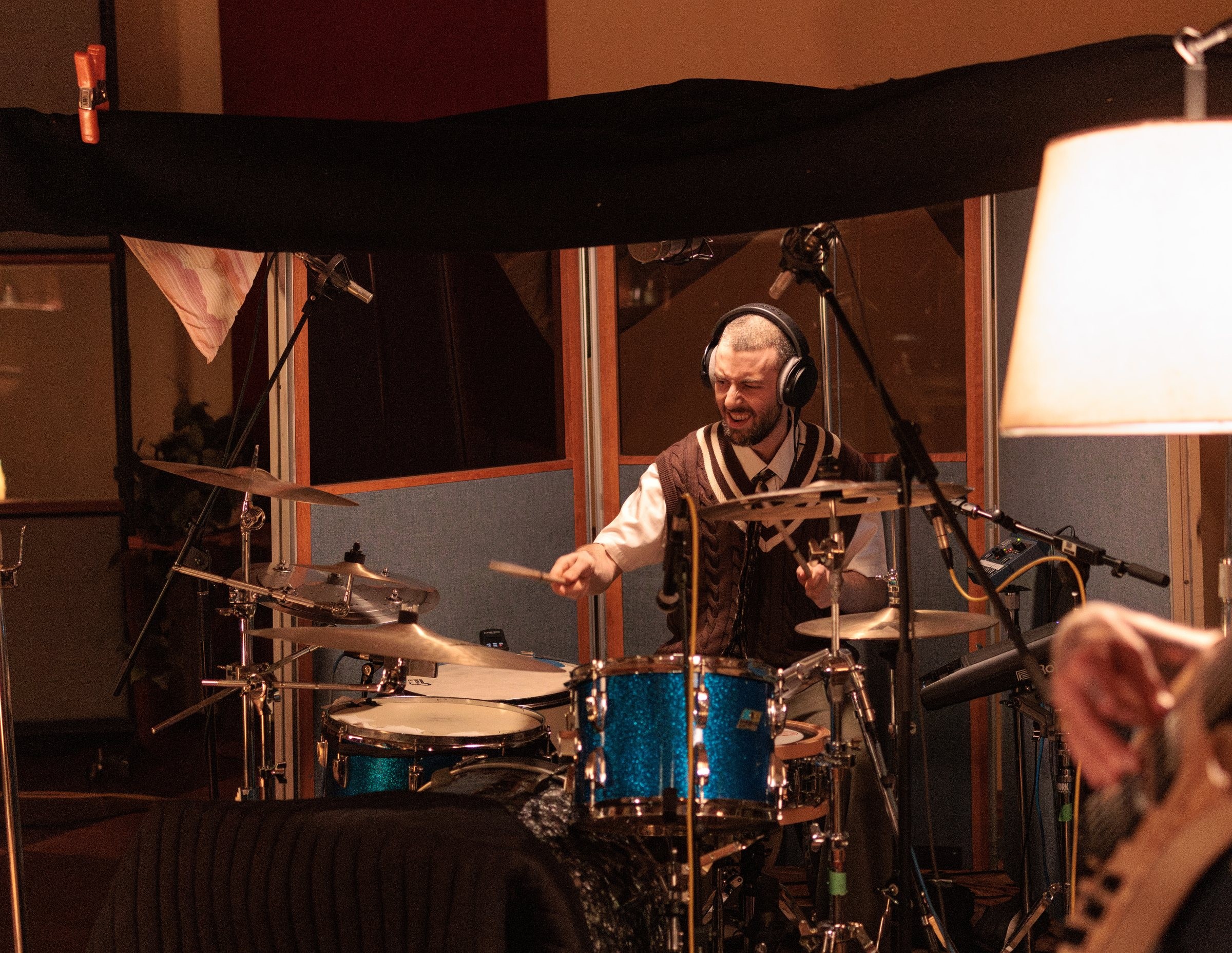 Alexy Guérer on drums in a studio session